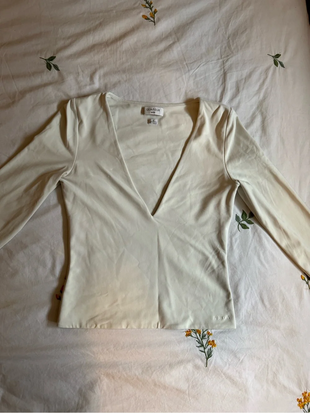 Aritzia CONTOUR Soft Off White Long Sleeve Top - Picture 4 of 5